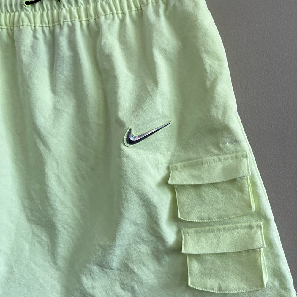 NIKE SPORTSWEAR SWOOSH CARGO WOVEN UTILITY SKIRT - BARELY VOLT - Yellow Green - Picture 9 of 10